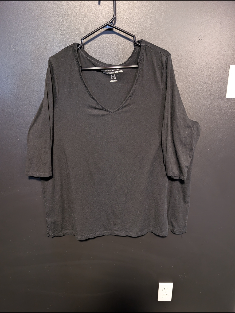 Love & Legend Black V-Neck 3/4 Sleeve Tunic Tee